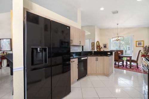 426 Springview Loop, Fort Pierce FL  34986-2663 exterior