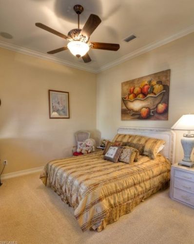 5076 Post Oak Ln, Naples FL  34105-4526 exterior