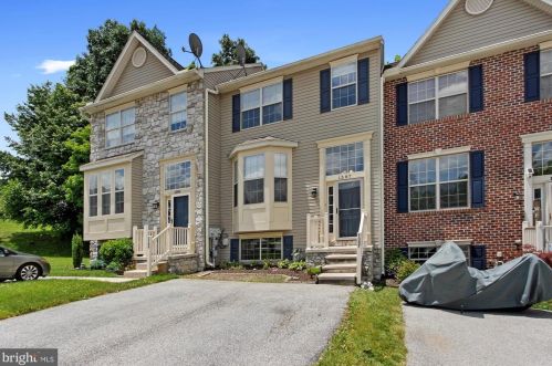 1387 Wanda Dr, Hanover, PA 17331-8676