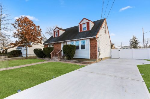 63 Elmwood Ave, Roosevelt, NY 11575-1805