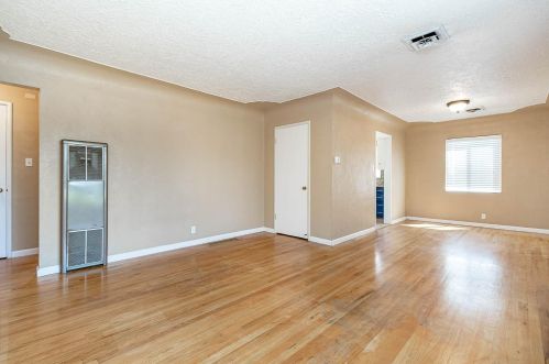 609 Dot Way, Manteca CA  95336-5808 exterior