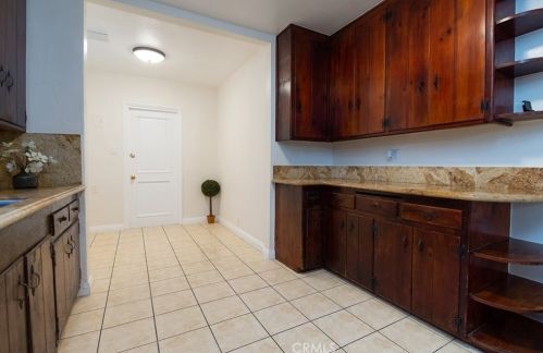 11131 Pine Ave, Lynwood CA  90262-2930 exterior