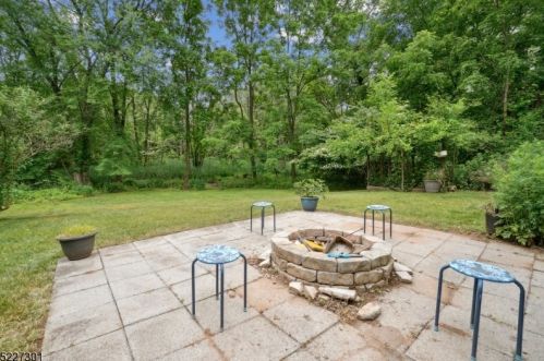 158 Norway Ln, South Plainfield NJ  07080-2810 exterior