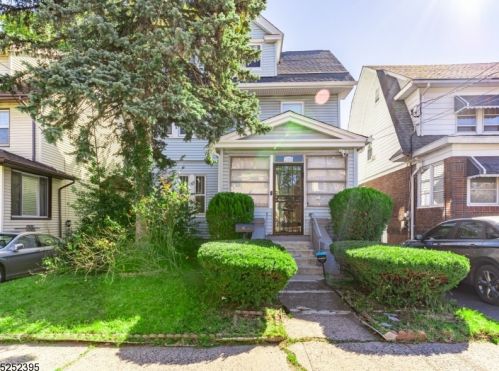 220 Park Pl, Irvington, NJ 07111-2229