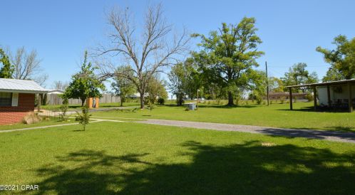 1154 Lovewood Rd, Graceville, FL 32440-4774