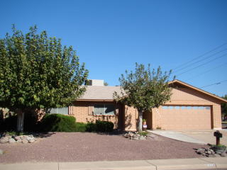 4702 Paradise Ln, Glendale, AZ 85306-2633