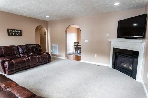 124 Cole Ct, Harmony PA  16037-7766 exterior