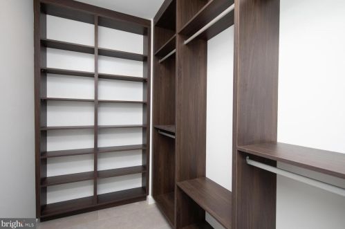 2037 Locust St, Philadelphia PA  19103-5613 exterior