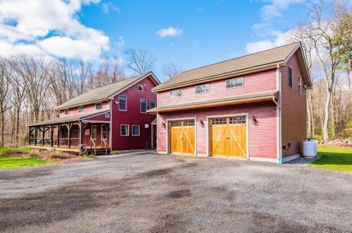 112 Maillet Ln, New Hartford, CT 06057-4129