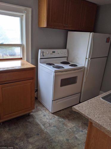 870 Cook Ave, Saint Paul MN 55106-3216 exterior