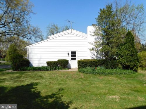 1299 Randy Dr, Pottstown PA  19464-2941 exterior