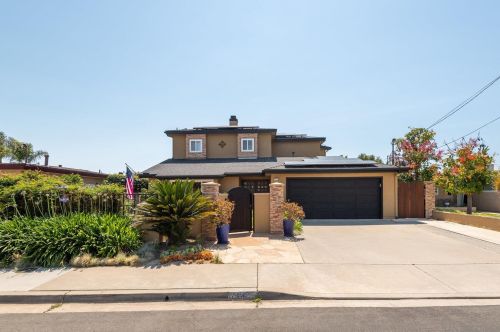 2562 Grandview St, San Diego CA 92110-1031 exterior