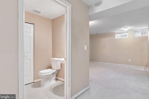 1260 Corbett Pl, Woodbridge VA  22191-1045 exterior