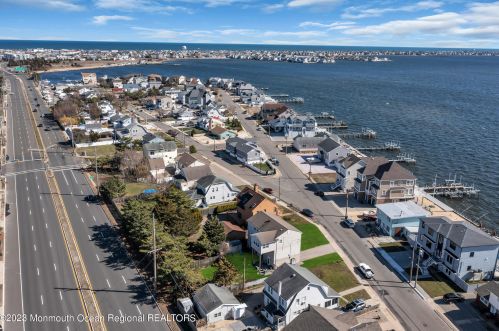 316 Sunset Dr, Pelican Island NJ  08751-2225 exterior