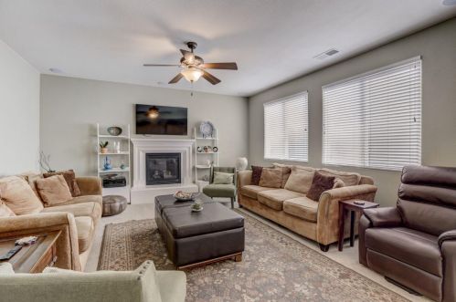 5216 Moon Lily Way, Elk Grove, CA 95757-4359