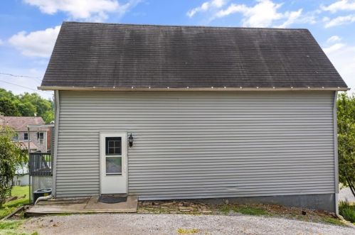 816 Argonne Ave, Pittsburgh, PA 15223-1106