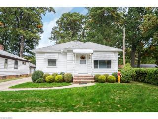 2446 Ingleside Dr, Cleveland, OH 44134-2910