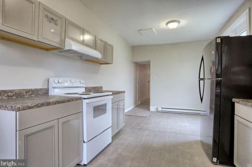 627 Oxford St, Harrisburg PA  17110-2521 exterior