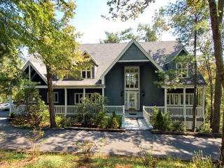 39 Wild Magnolia Way, Zirconia NC  28790-9700 exterior