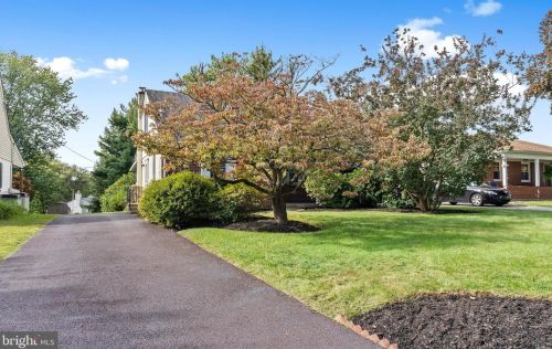 220 Farview Rd, Norristown, PA 19401-1771
