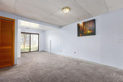 42 Meadow Wood Dr, Florence KY  41042-9323 exterior