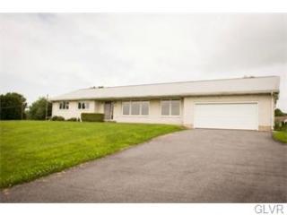 570 Long Lane Rd, Walnutport, PA 18088-9610