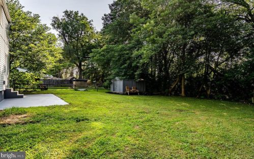 156 Riverview Dr, New Castle DE  19720-2732 exterior