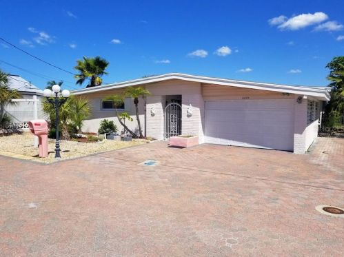 16105 5th St, Saint Petersburg, FL 33708-1615