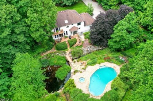 36 Voorhis Rd, Lincoln Park, NJ 07035-1513