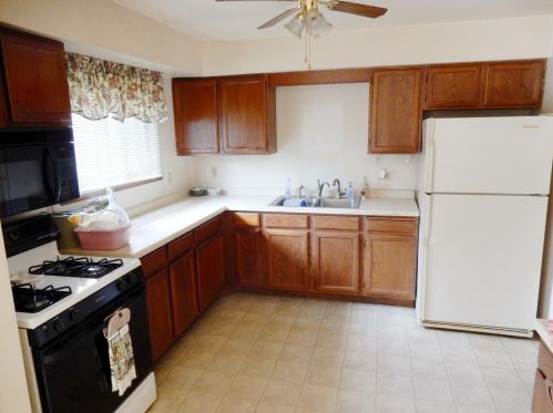 2231 Yvonne St, Waukesha, WI 53188-4755