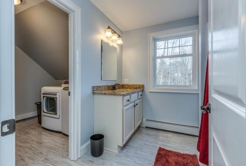 875 Valley Rd, Washington NH  03280-3122 exterior