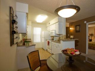 8025 Lincoln Dr, Scottsdale AZ  85250-2628 exterior