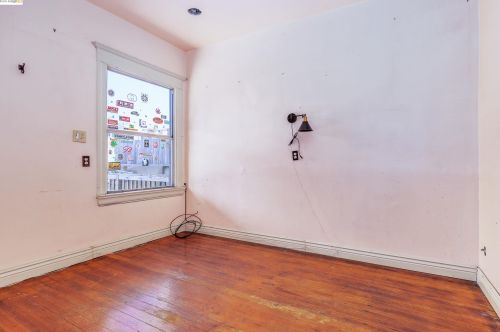 1115 Chestnut St, Oakland CA 94607-2874 exterior