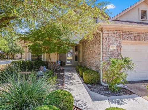 127 Bass St, Georgetown TX  78633-4766 exterior