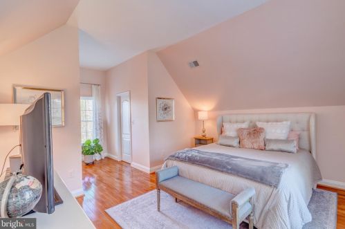 18292 St Georges Ct, Leesburg VA  20176-7421 exterior