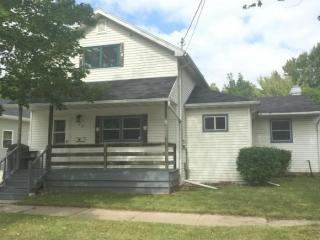 528 1st St, Menasha, WI 54952-3108