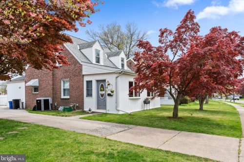 211 Rodney Rd, Ridley Park, PA 19078-1429