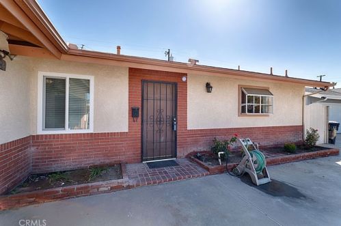 10422 Ponder St, Cypress CA  90630-4462 exterior