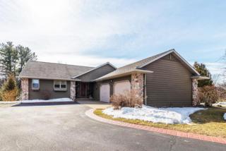 3995 River Rd, Pensaukee, WI 54153-9226