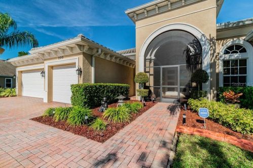 220 Royal Bonnet Dr, Ruskin, FL 33572-3506