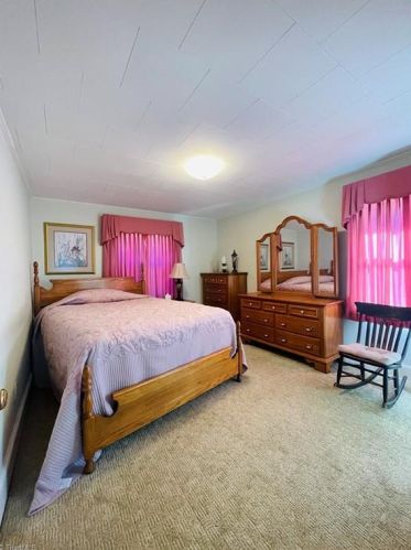 127 Pineview Dr, Mount Airy NC 27030-5145 exterior