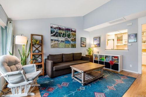3384 Elm Ave, Long Beach, CA 90807-4437
