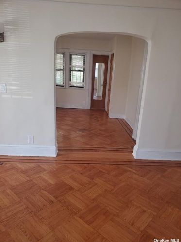 89-26 189th St, Jamaica, NY 11423-1034