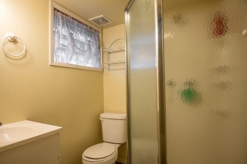 160 White Ave, Hermitage PA  16146-3082 exterior