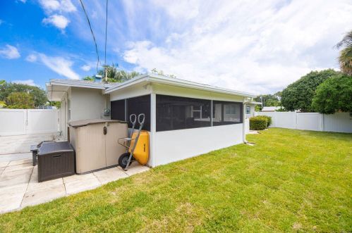 500 Captains Rd, West Palm Beach FL  33408-4810 exterior