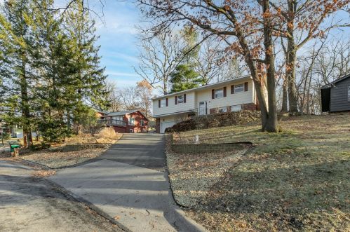 672 Burlington Rd, Saint Paul, MN 55119-5320