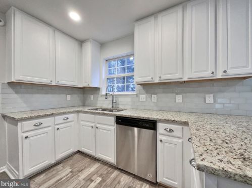 5765 Rhode Island Dr, Woodbridge VA  22193-3830 exterior