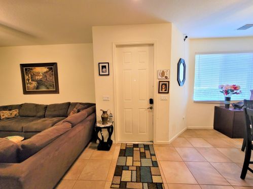2551 Stockbridge Sq, Vero Beach, FL 32962-4216
