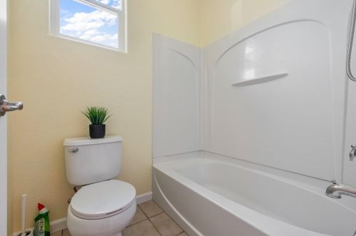 1015 Lucio St, Manteca CA  95336 exterior