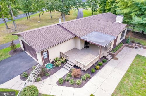 2136 Old Skippack Rd, Harleysville PA  19438-1367 exterior